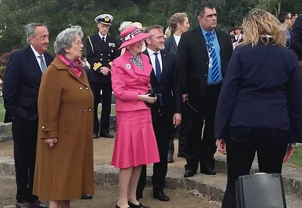 Buenos Aires, Tres Arroyos, Necochea and Tandil. Queen wore Pink blazer and skirt