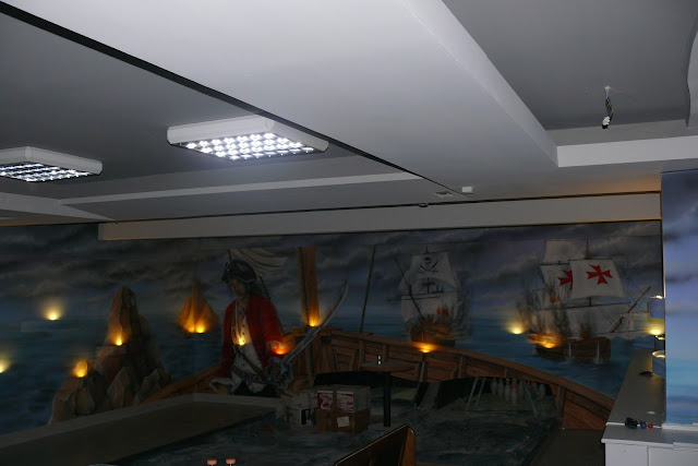 Mural 3D Malowidło ścienne 3D, mural w kręgielni o tematyce korsarskiej, Warszawa, aranżacja kręgielni