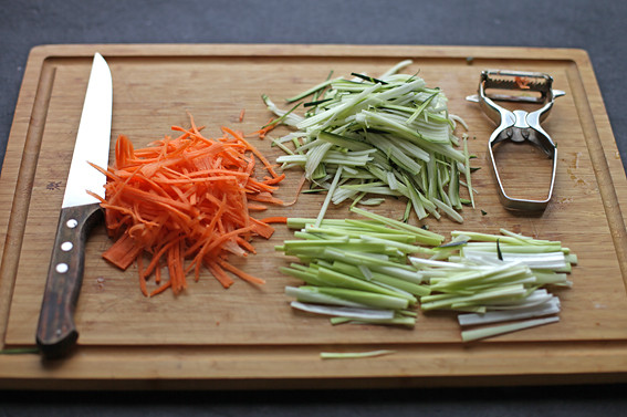 жюльен (julienne). нарезка жульен. нарезка жульен. нарезка соломкой брюнуаз. нарезка.