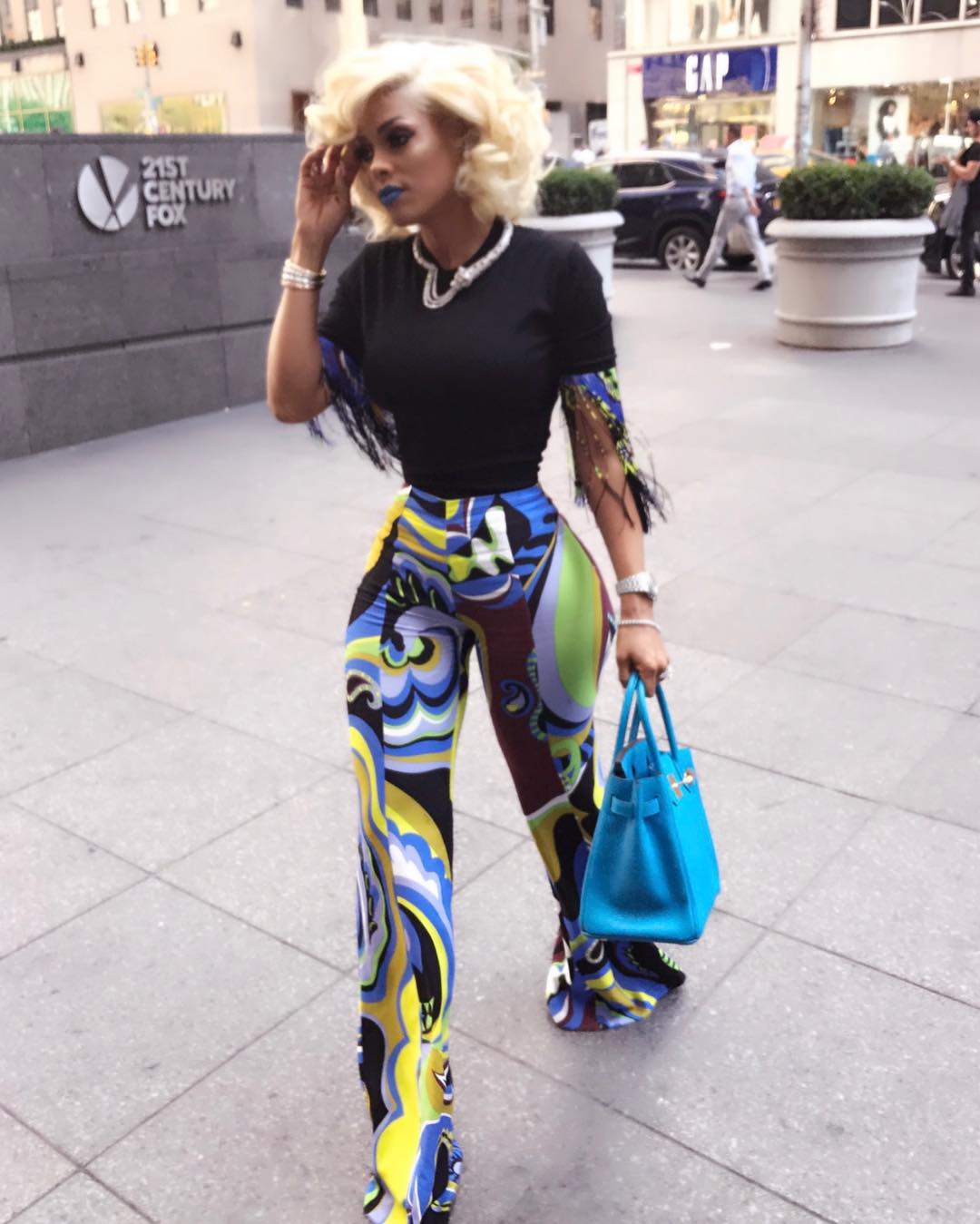 Keyshia Ka'Oir's 15inch waist