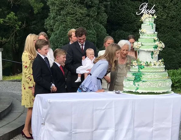 King Philippe, Queen Mathilde, Crown Princess Elisabeth, Prince Gabriel, Princess Eleonore, Prince Emmanuel, Princess Astrid, Prince Lorenz, Anna Astrid, Prince Laurent, Princess Claire, Prince Amedeo, Princess Maria-Laura