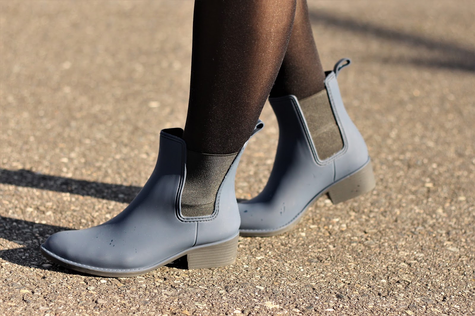 navy blue ugg rain boots