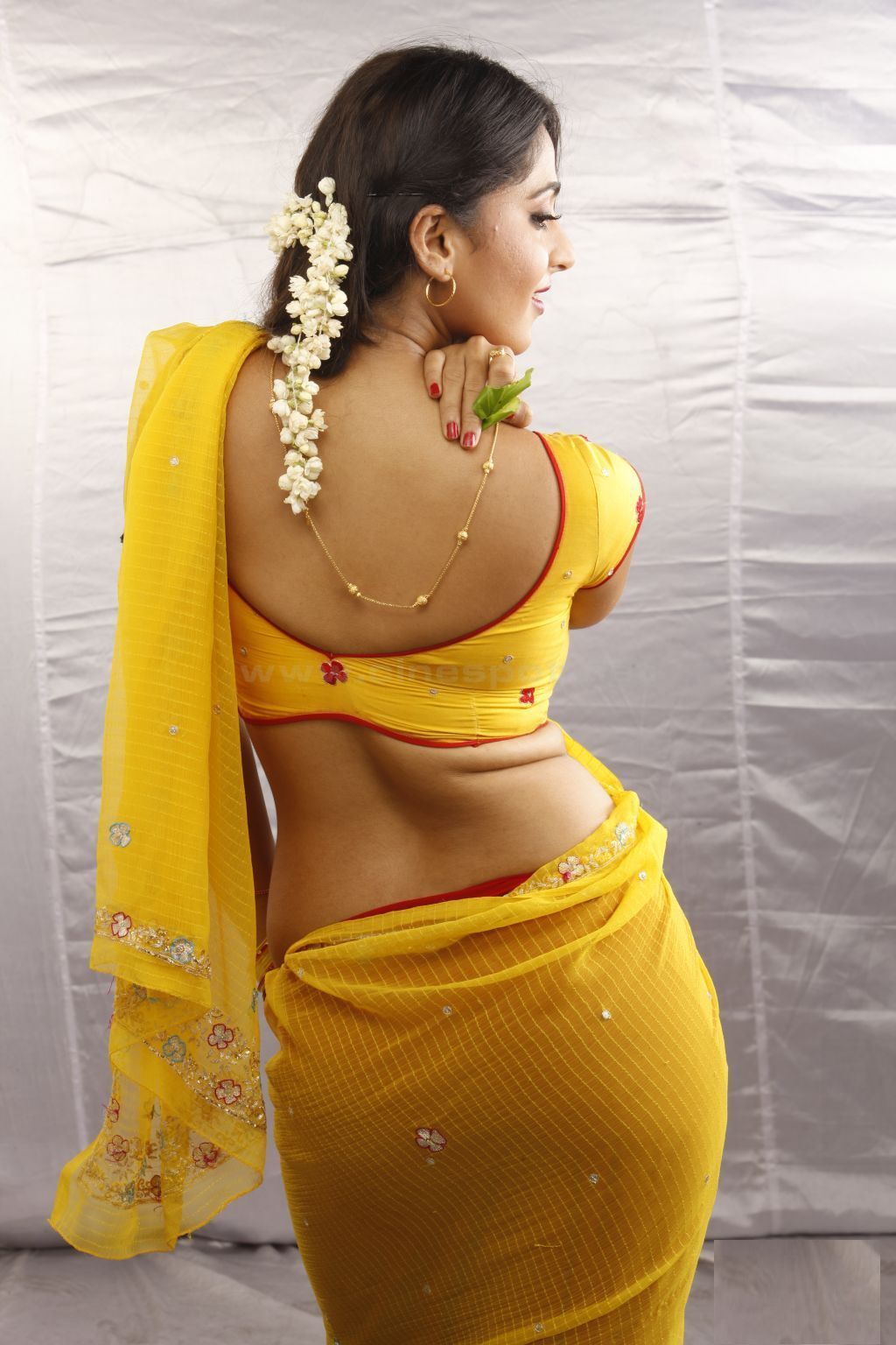 Indian Masala Photos Anushka Shetty Hot Bikini And Navel Show