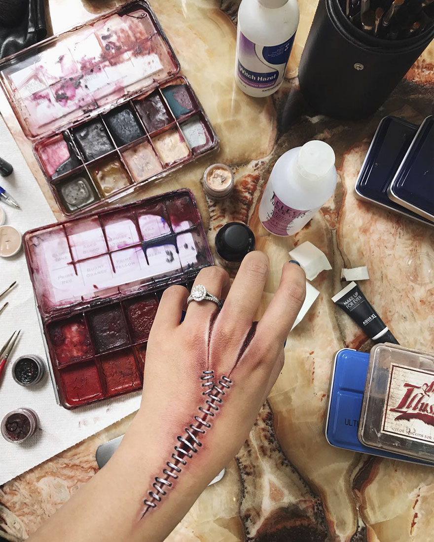 #18 - Woman Gives Up Teaching To Create Optical Illusions With Makeup, And It’s Messing With Our Minds #18 - Woman Gives Up Teaching To Create Optical Illusions With Makeup, And It’s Messing With Our Minds