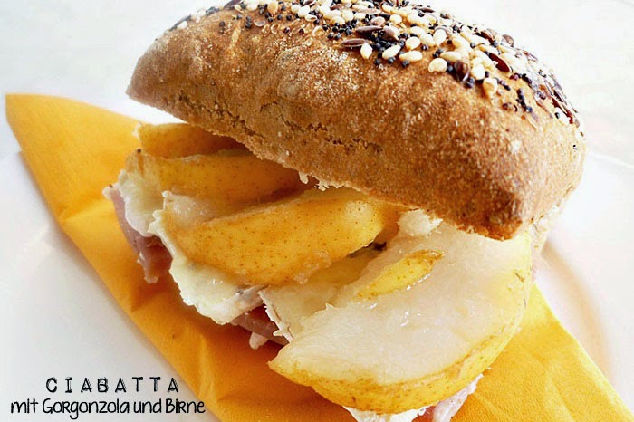 Bürosnack :: Ciabatta mit Gorgonzola und Birne Bürosnack :: Ciabatta mit Gorgonzola und Birne