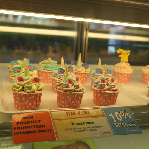 Kulineran Nasi Kerabu di Teh Tarik Place dan Jajan Roti di Pistachios