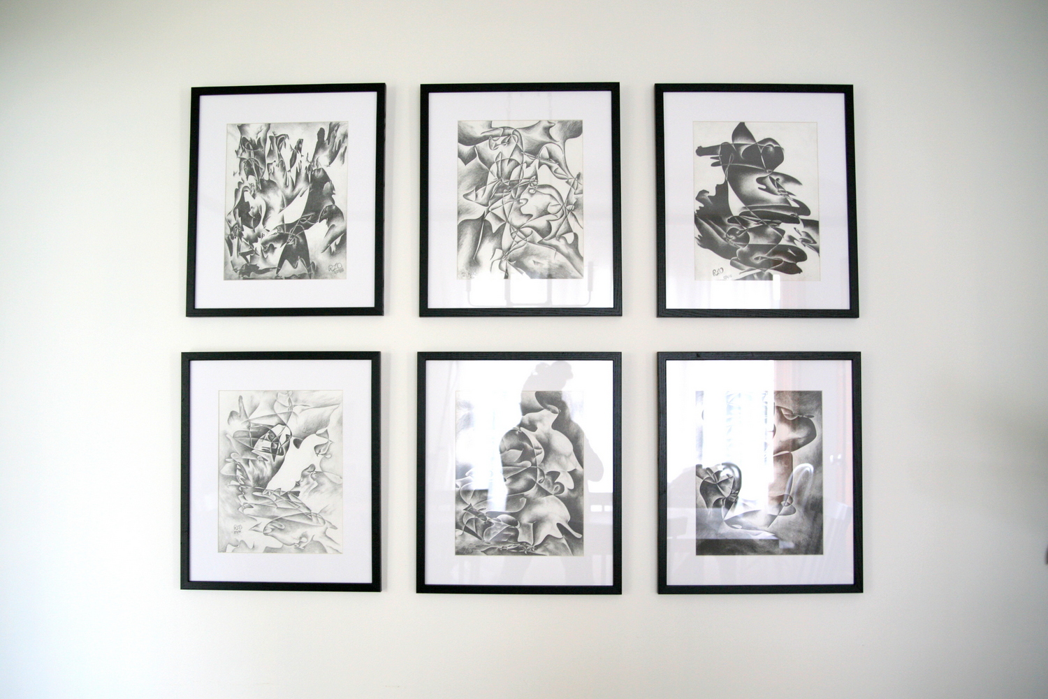 How to measure and hang a grid gallery wall! Dining room art with