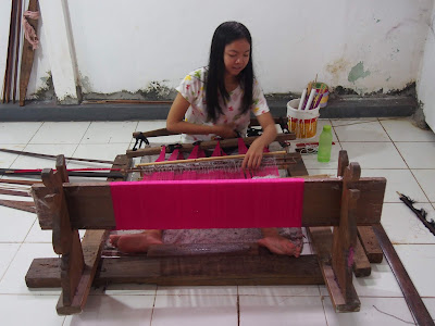 pengrajin songket pengrajin songket