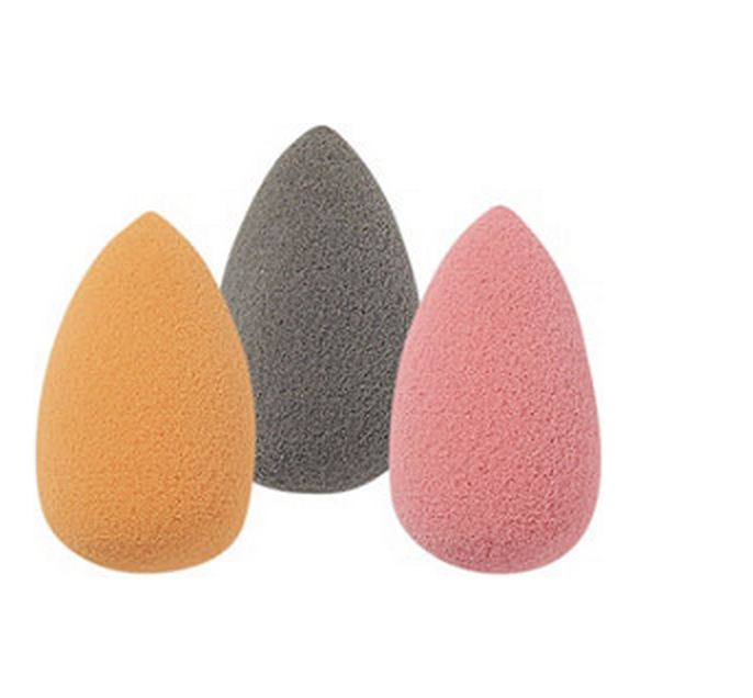 Elle Sees Beauty Blogger in Atlanta Are Mini Beauty Blenders Worth