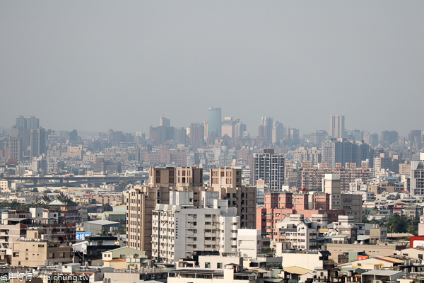 望月峰獻堂登山步道|觀景台飽覽街景和夕陽夜景,霧峰林家萊園旁 望月峰獻堂登山步道|觀景台飽覽街景和夕陽夜景,霧峰林家萊園旁