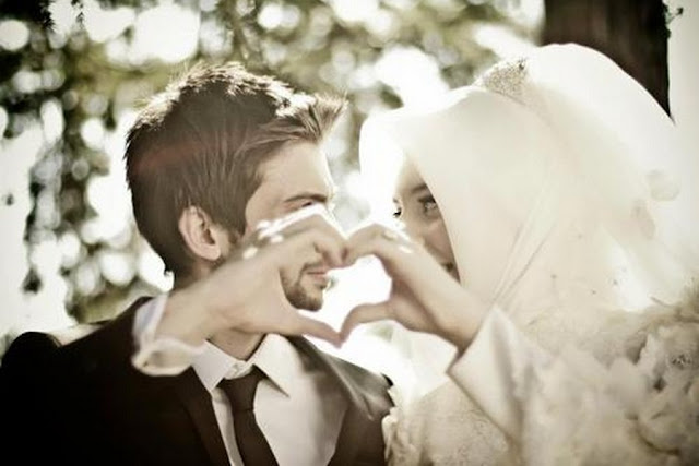 Subhanallah! Jika Istri Memiliki 10 Sifat ini, Maka Rezeki Suami Mengalir Deras Dan Berlimpah Subhanallah! Jika Istri Memiliki 10 Sifat ini, Maka Rezeki Suami Mengalir Deras Dan Berlimpah
