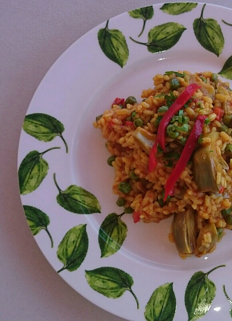 ¿Y SI NOS CUIDAMOS? Paella de verduras con arroz integral.
