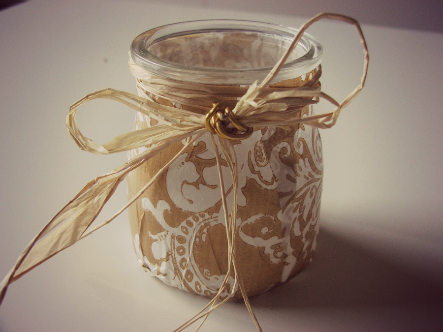 Vasito decorado con Styl-patch y papel estampado