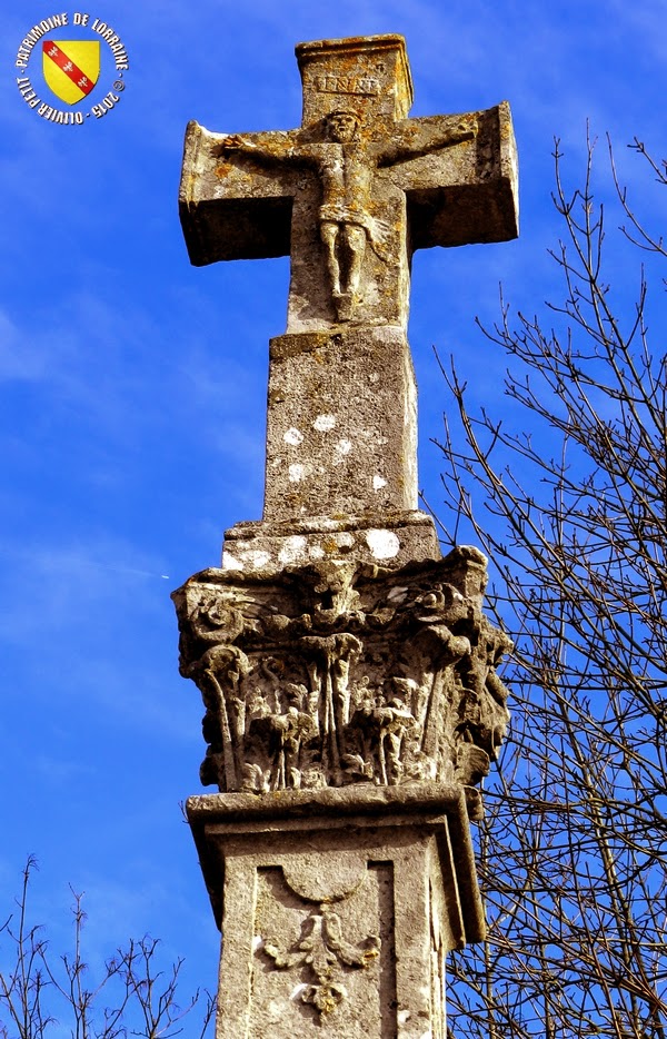FLAVIGNY-SUR-MOSELLE (54) - Croix monumentale (XVIIIe)