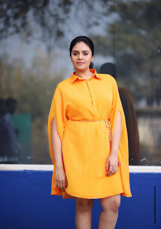 SreeMukhi in yellow photoshoot