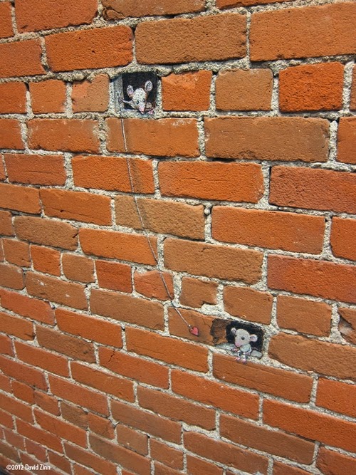 08-On-the-Line-Artist-David-Zinn-Chalk-Street-Art-www-designstack-co