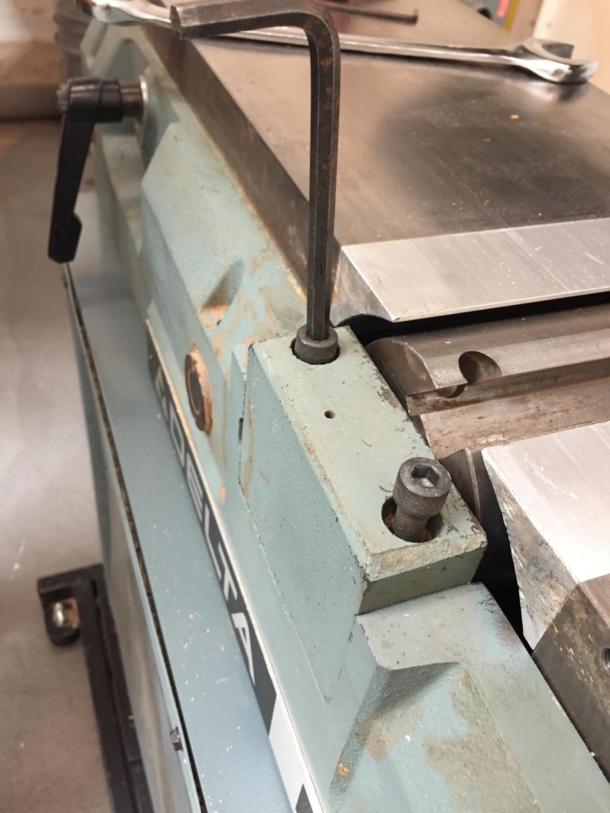 Let's Talk Wood Replacing bearings on a Delta DJ20 Jointer
