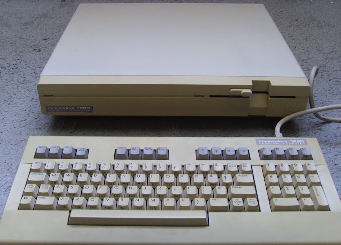 Commodore 128D