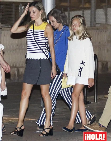 King Felipe,İnfanta Cristina, former Queen Sofia İnfanta Sofia and Princess leonor at the dinner. Queen Letizia wore Mango striped knit top/blouse