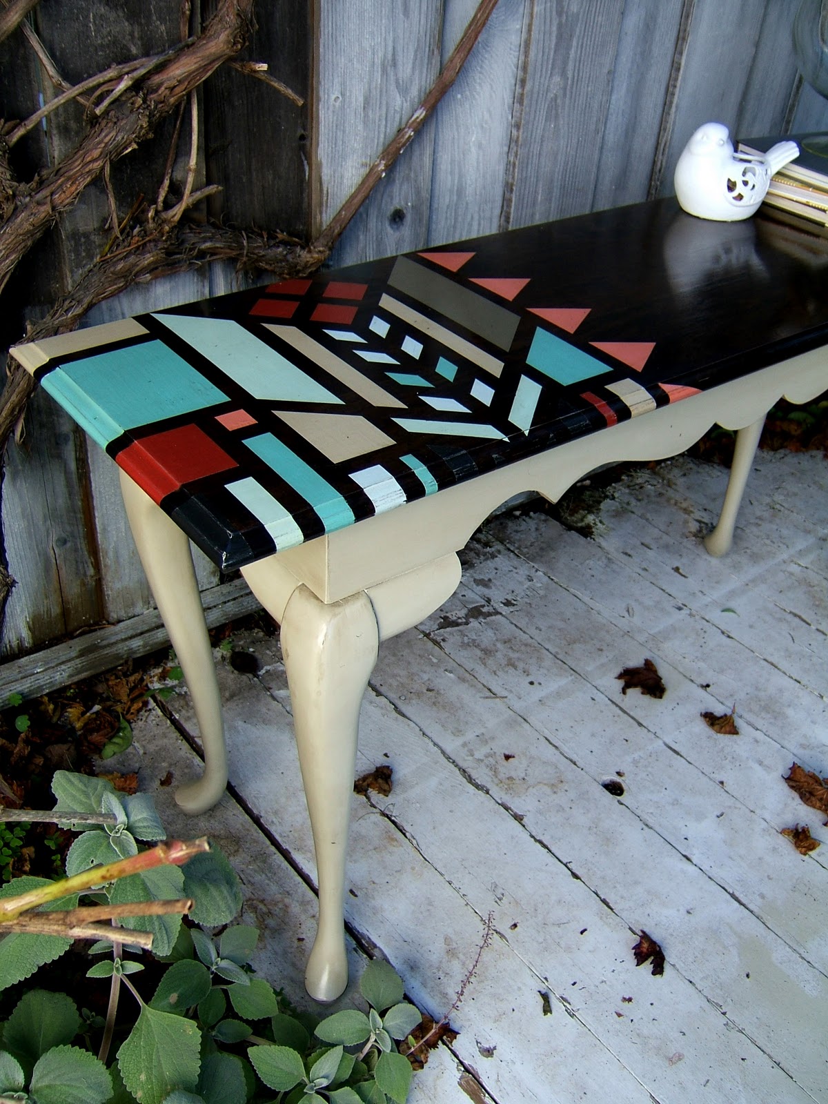 красим стол. крашеный стол. перекрасить обеденный стол. реставрируем деревянный столик.