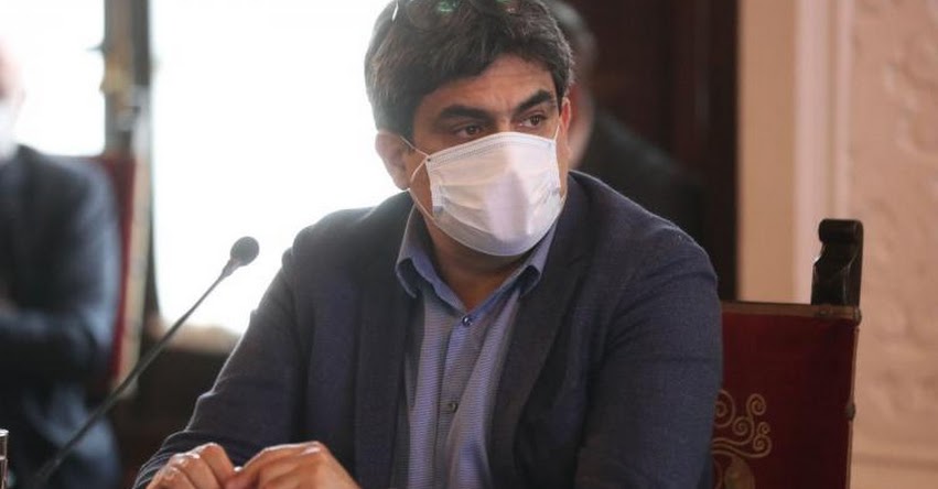 Hay una clara relación entre algunos congresistas y universidades, sostuvo el Ministro de Educación Martín Benavides Hay una clara relación entre algunos congresistas y universidades, sostuvo el Ministro de Educación Martín Benavides