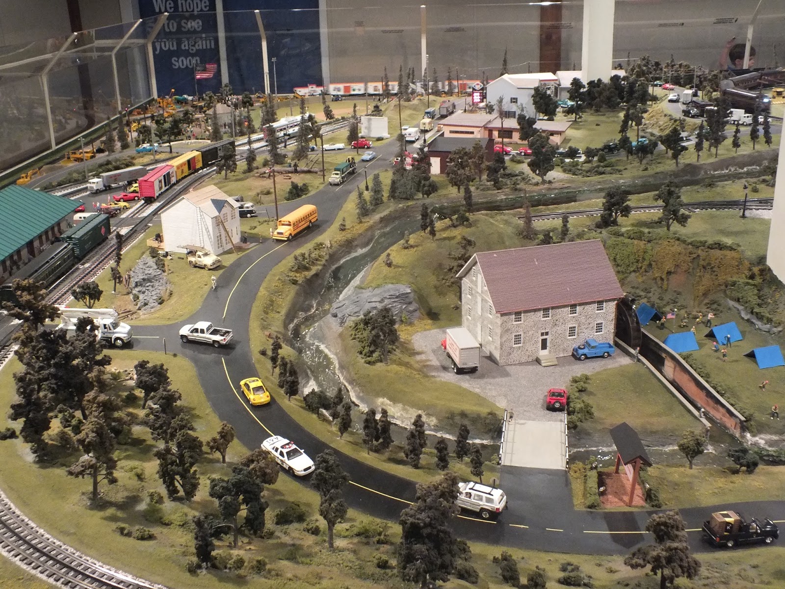 See The Usa In An Airstream Choo Choo Barn Strasburg Pa