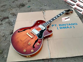 Http://Gitarsolo.com Gitar Hollow Body,Gitar Semi hollo,Custom Gitar,Pengrajin Gitar Berkualitas