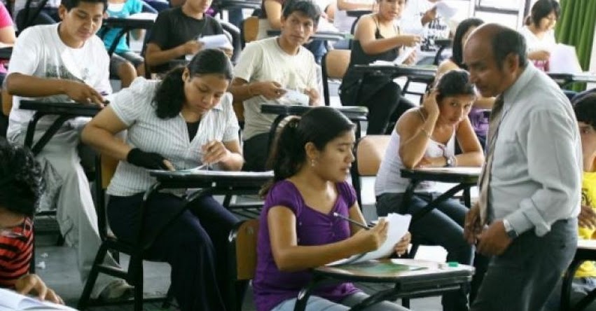 Aprueban ley que permiten a docentes seguir enseñando hasta los 75 años en universidades Aprueban ley que permiten a docentes seguir enseñando hasta los 75 años en universidades