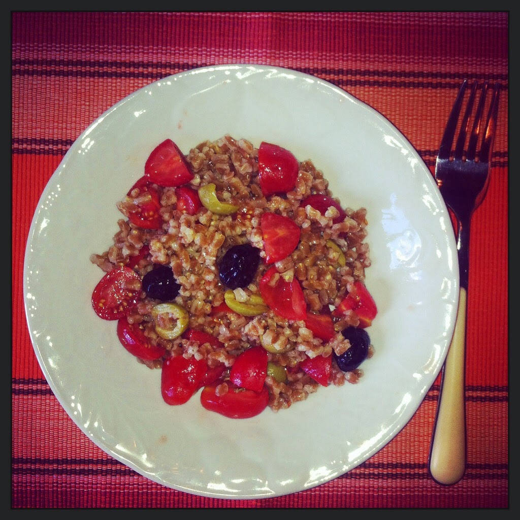 Farro con pomodorini e olive
