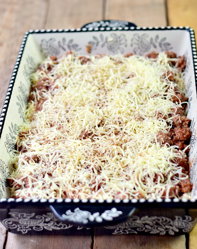 This low-carb Italian Beef Bake recipe is rich, and creamy, with delicious Italian flavors. It is so easy to make it will quickly become a weekday family meal fave! #beef #keto #lowcarb #lchf #italian #easy #recipe #casserole | bobbiskozykitchen.com
