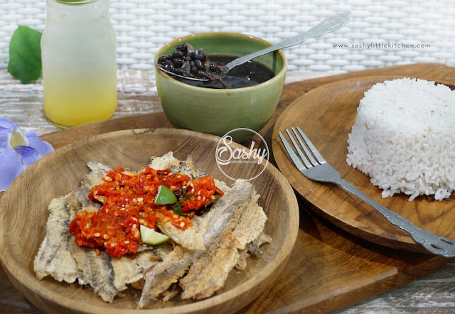 Jukut Undis dan Sudang Lepet (Kuliner khas Buleleng, Bali)