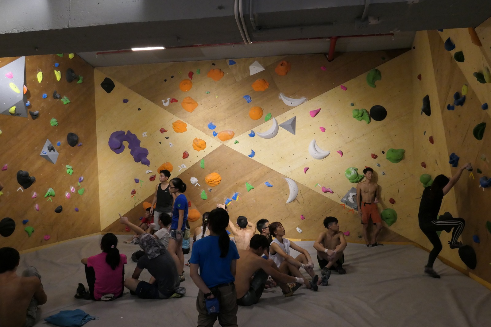 攀登基地 BaseClimb 香港室內攀石場/抱石場資料Hong Kong Bouldering Gyms