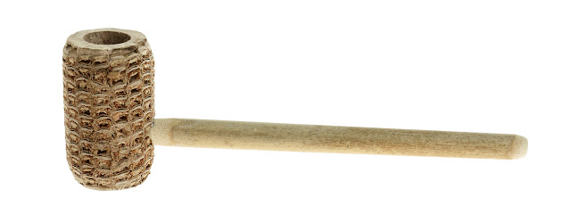 Pipe en maïs  - Page 2 Old-dominion-chesapeake-cob-pipe-left__21668.1517595657
