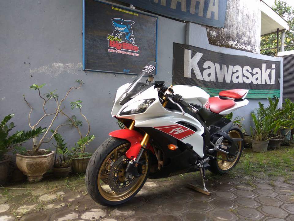 PUSAT MOGE  BEKAS  Jual Yamaha  R6  Tahun 2010 LAPAK MOTOR 