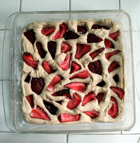 Super simple strawberry cake