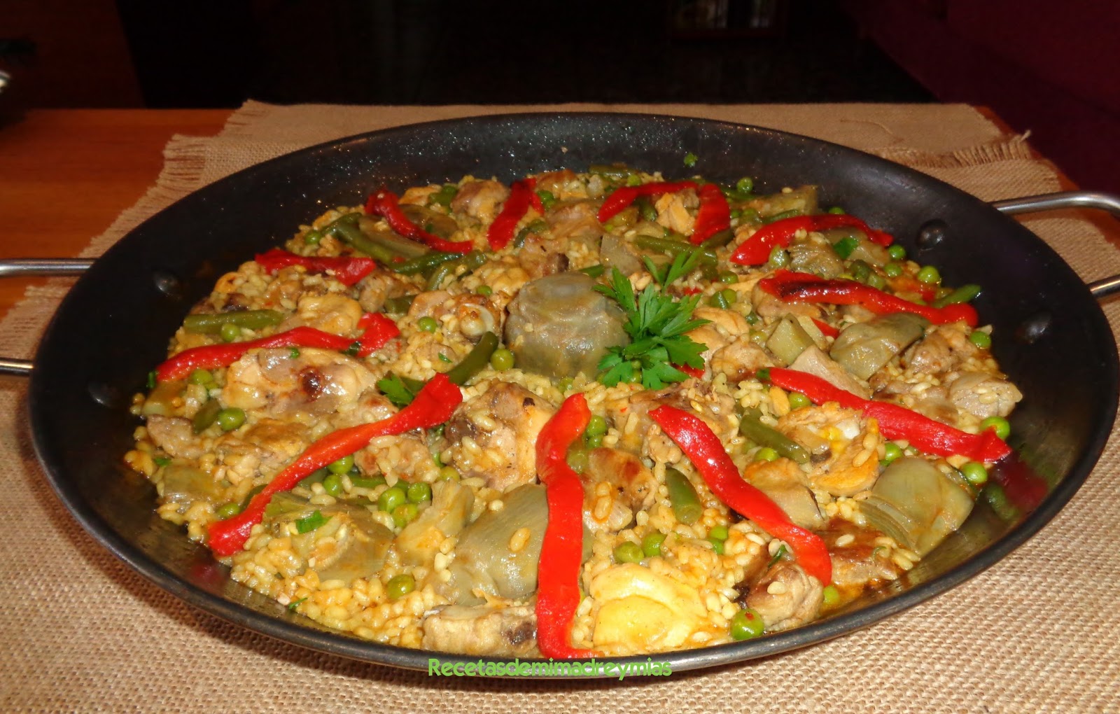 RECETAS DE MI MADRE Y MIAS Paella de arroz con costilla y pollo