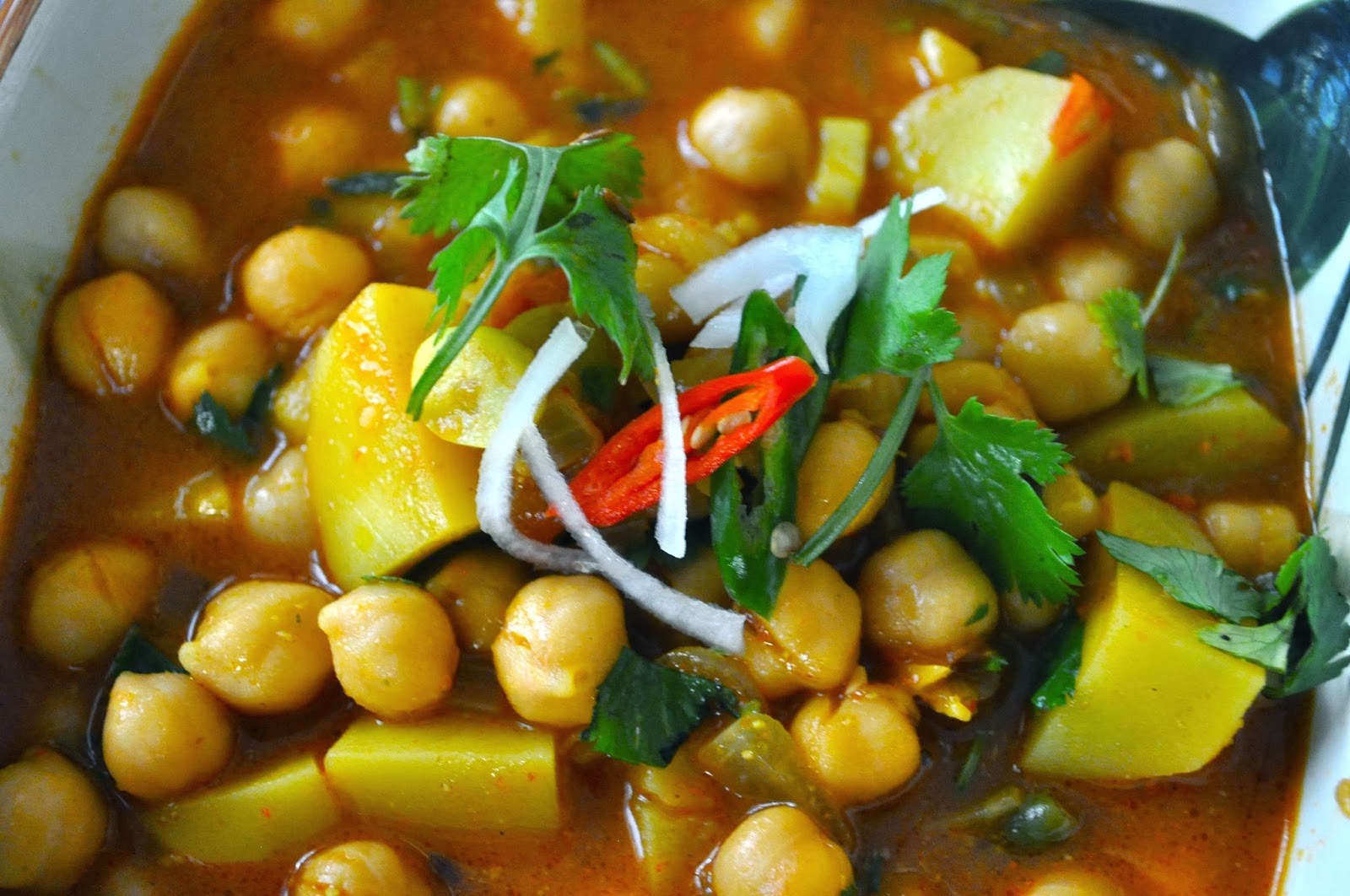 Cooking with Meena Quick Channa Masala from a Can (Canned Garbanzo