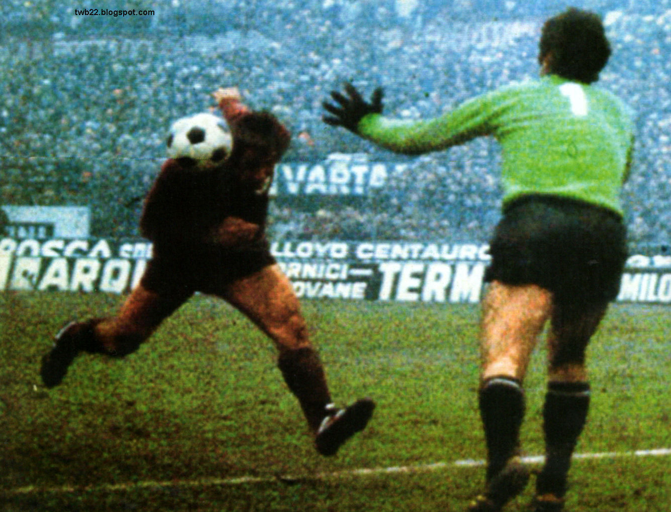 TWB22RELOADED Torino 1975 1976 Campione d'Italia jpg (1335x1020)