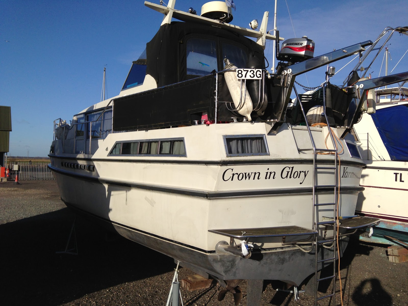 UK Marine Surveyor based in Preveza Greece. Broom Crown 37