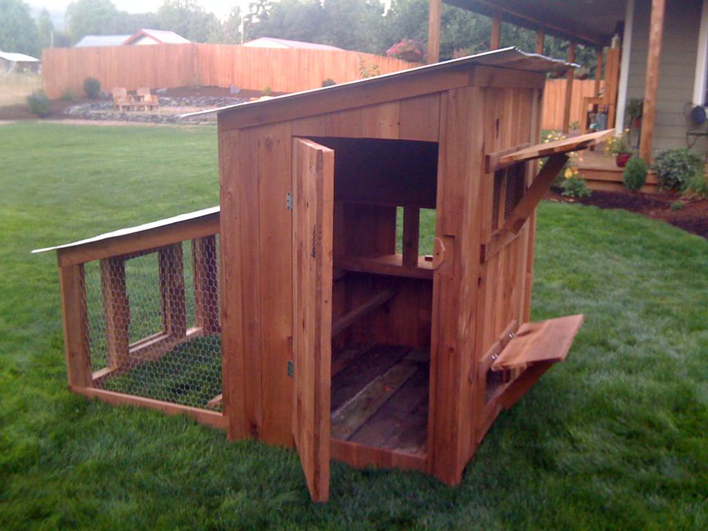How To Build A Chicken Coop: How To Build A Chicken Coop Free Easy ... - Chicken Coop Designs For 4 Chickens How To BuilD A Mobile Chicken Coop