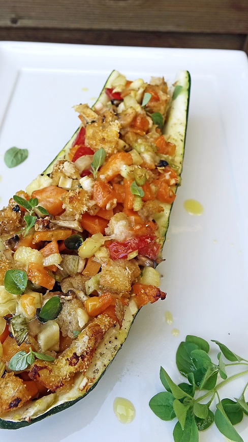 stuttgartcooking: Zucchini mit einer Gemüsefüllung und Käse überbacken