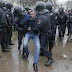 Detienen a más de 100 manifestantes en San Petersburgo en protesta contra Putin