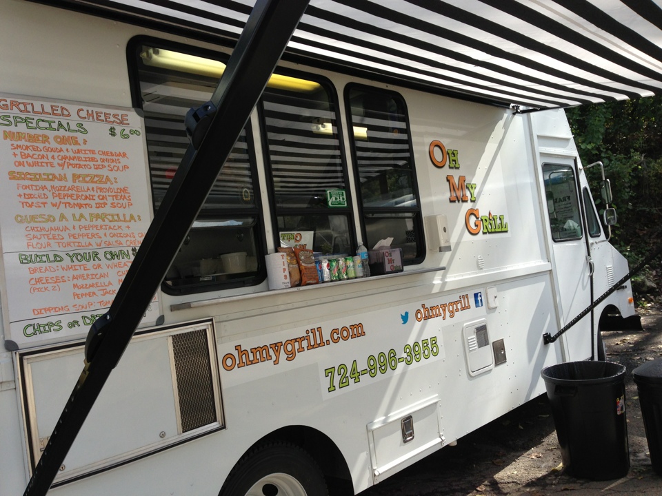 Sabor PGH...: Food Trucks: Oh My Grill and Dozen Dessert Truck