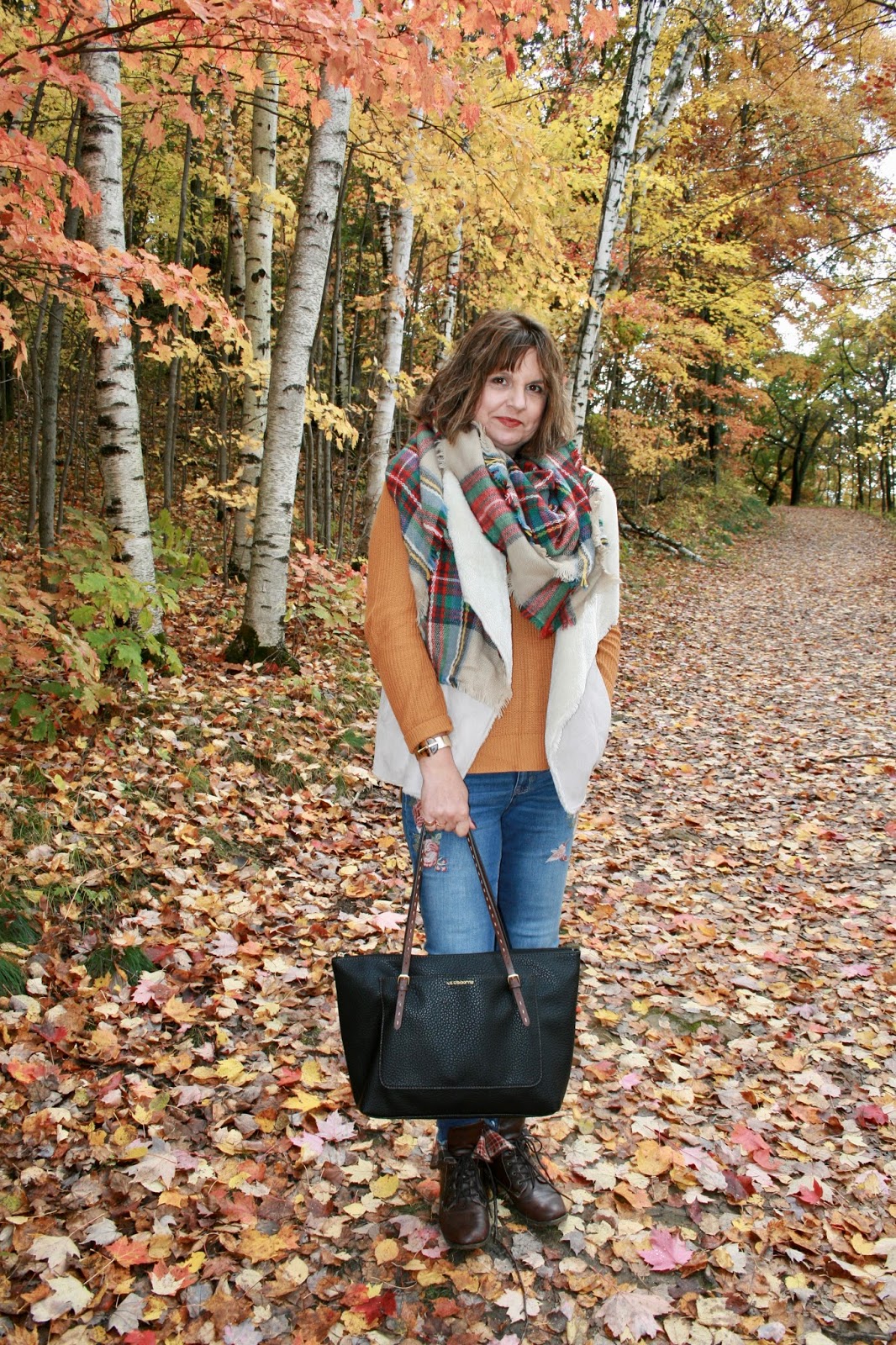 Amy's Creative Pursuits: How To Wear A Blanket Scarf