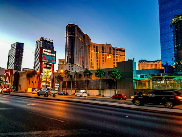 las vegas by night, las vegas boulevard, things to see in las vegas, the luxor, the venetian, caesars palace, new york casino, las vegas strip, free things to do in las vegas, free activities in las vegas, frozen cocktails in vegas, las vegas boulevard, tropicana vegas, the belaggio, water fountains at the belaggio las vegas by night, las vegas boulevard, things to see in las vegas, the luxor, the venetian, caesars palace, new york casino, las vegas strip, free things to do in las vegas, free activities in las vegas, frozen cocktails in vegas, las vegas boulevard, tropicana vegas, the belaggio, water fountains at the belaggio