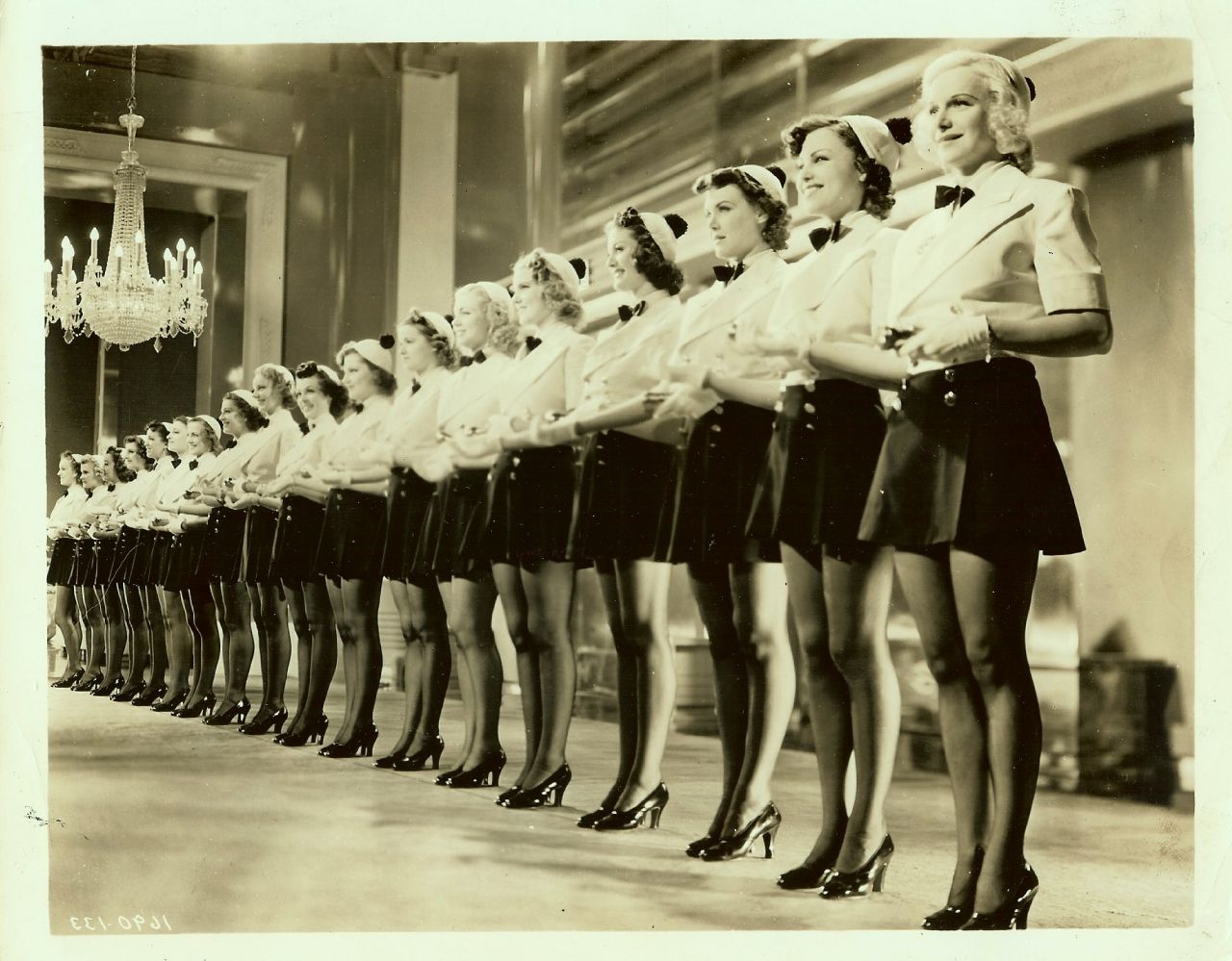 Chorus Girls Interesting Vintage Pictures Show the Artistic Life of