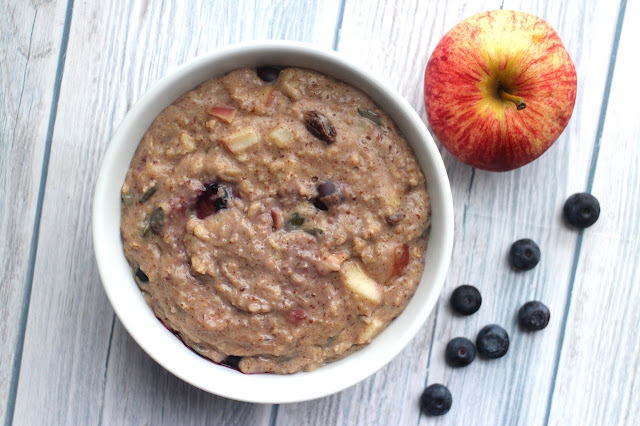 Vegan apple, blueberry and cinnamon porridge recipe