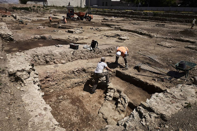 Archaeologists uncover 'little Pompeii' in southeast France
