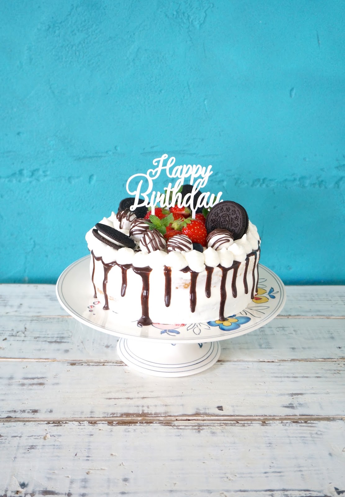 cafe micka: Black & White Birthday Cake