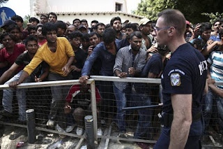 Βούλιαξε η Ελλάδα στους λαθρομετανάστες και ο Αβραμόπουλος της ΝΔ βλέπει... λαϊκισμό